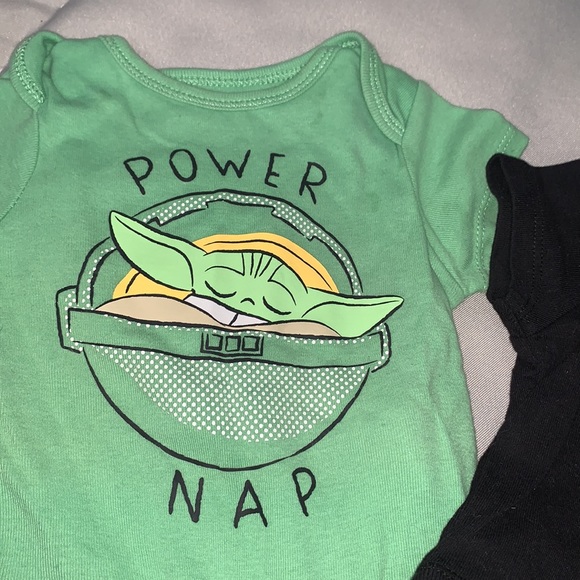 Star Wars 0-3 month baby onesies - Picture 3 of 5